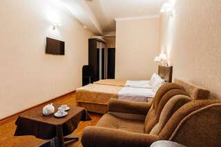 Отель Марианна Сочи Двухместный номер эконом-класса с 1 кроватью или 2 отдельными кроватями-2
